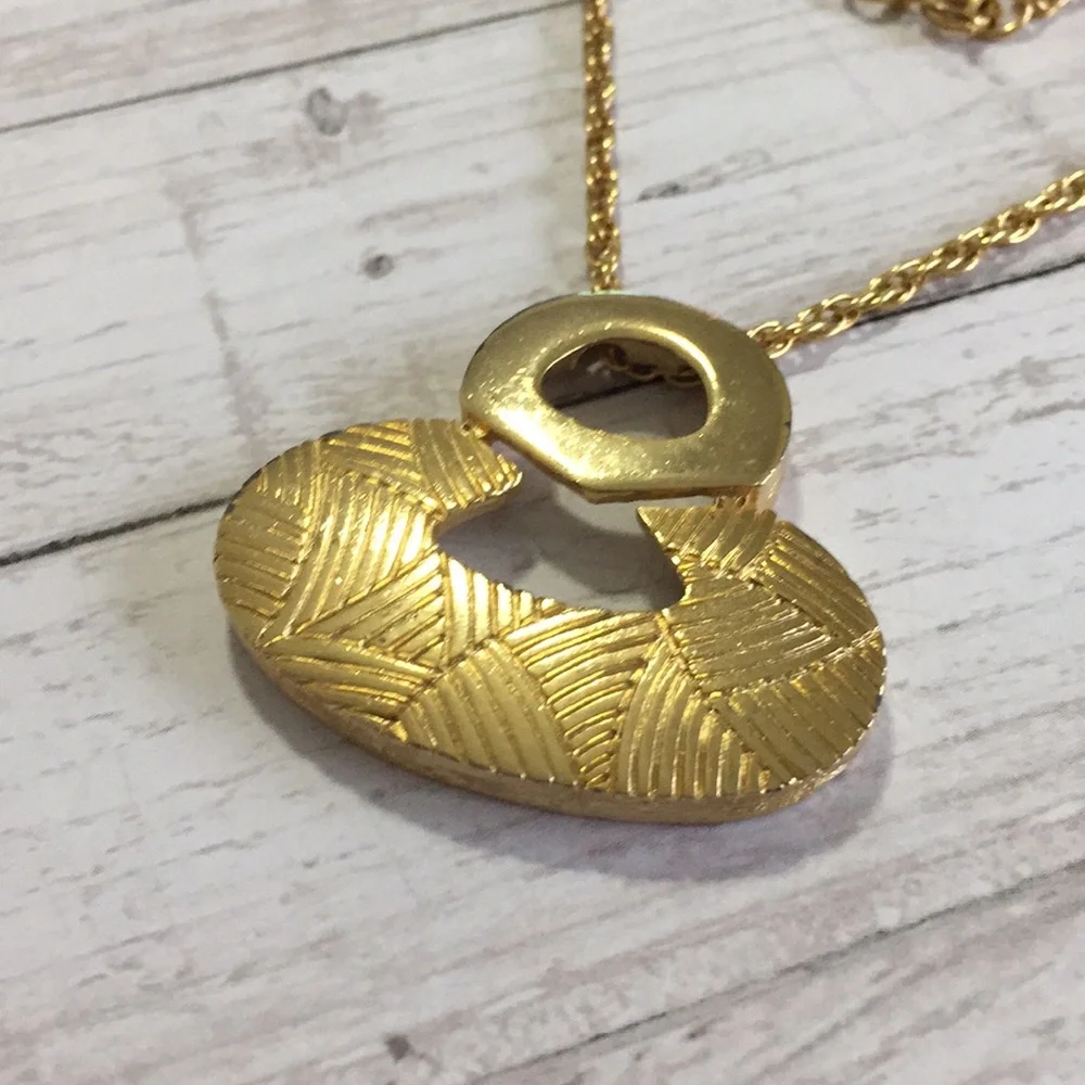 Vintage Gold Tone Pendant Necklace Art Deco
